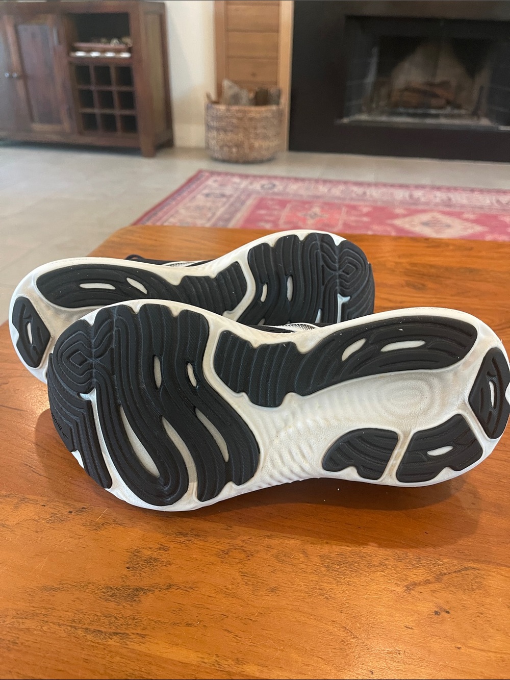 Glycerin 22 Brooks Black and White Running Shoes - Picture 5 of 14
